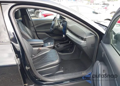 2021 Ford Mustang Mach-E California Route 1 z USA, uszkodzony, nr VIN 3FMTK2R75MMA26756